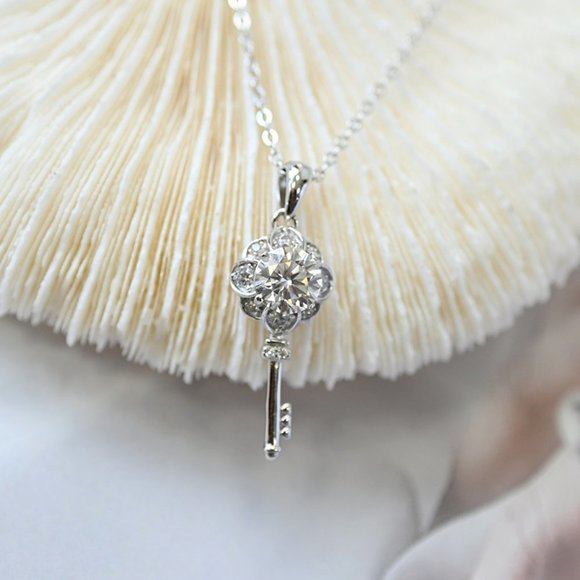 Certified 1ct. t.w. Moissanite Diamond Flower Key Necklace NEW - Picture 4 of 16